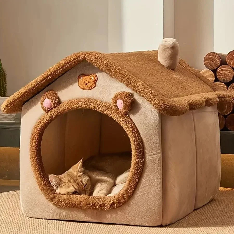 Casa para gato acogedora con diseño de oso, ideal para descanso y bienestar de mascotas