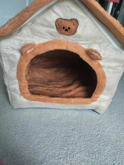 Casa acogedora para mascotas con diseño de oso, ideal para gatos y perros pequeños